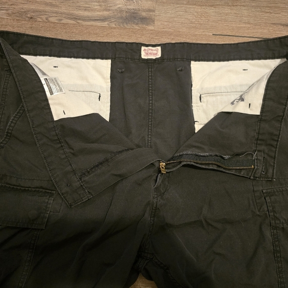 Levi Strauss & Co. Cargo Shorts Size 46 - Picture 2 of 6